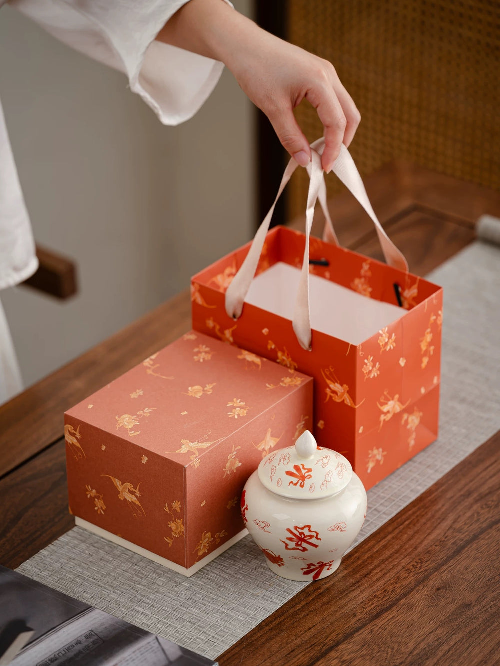 （Will ship at the end of December) New Chinese Gift Set: Good Fortune & Blessings 吉祥如意  新中式礼盒
