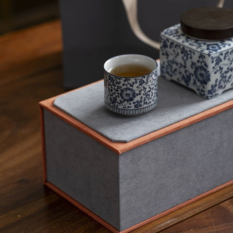 (Ships in mid-January) New Chinese Gift Set: Blue & White Elegance 青花韵 新中式礼盒