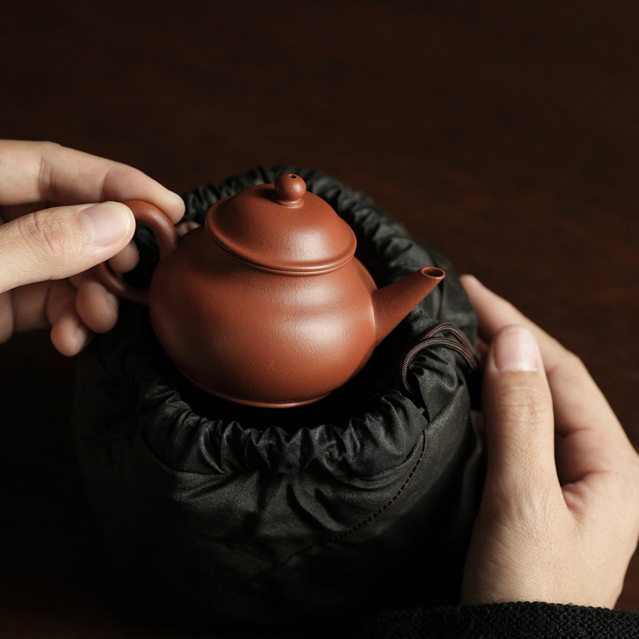 Private Collection "Guava" Shuiping Zisha Clay Tea Pot 芭乐水平紫砂壶
